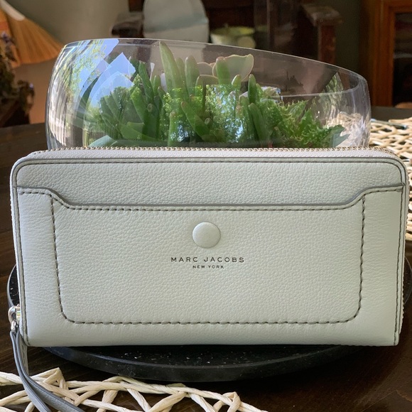 Marc Jacobs Handbags - MARC JACOBS WALLET